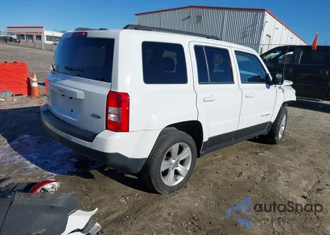 2014 Jeep Patriot Latitude z USA, uszkodzony, nr VIN 1C4NJRFB9ED689598